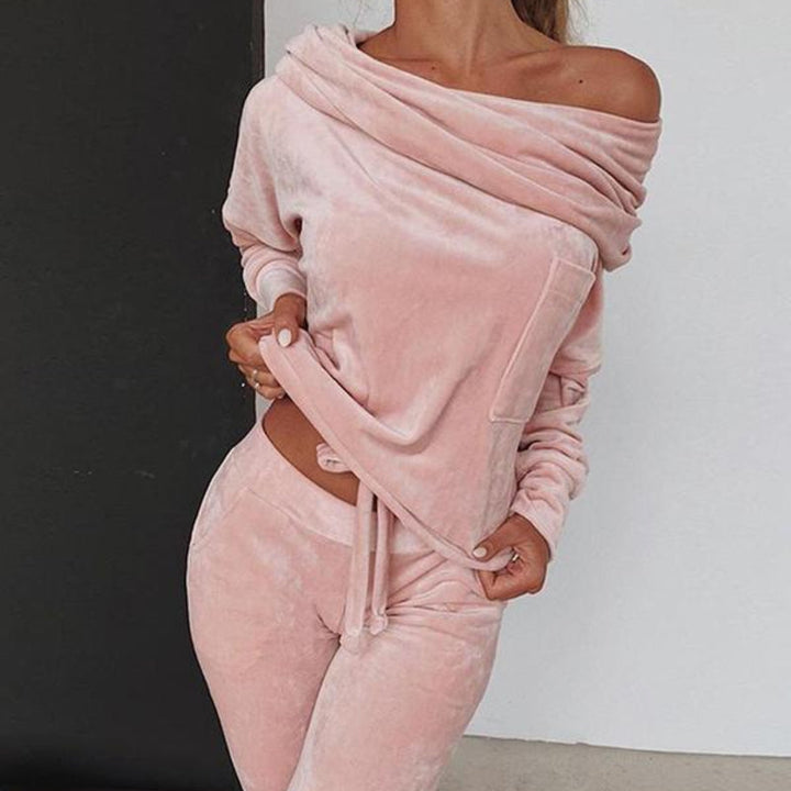 Women’s Velour Lounge Set – Off-Shoulder Cozy Chic