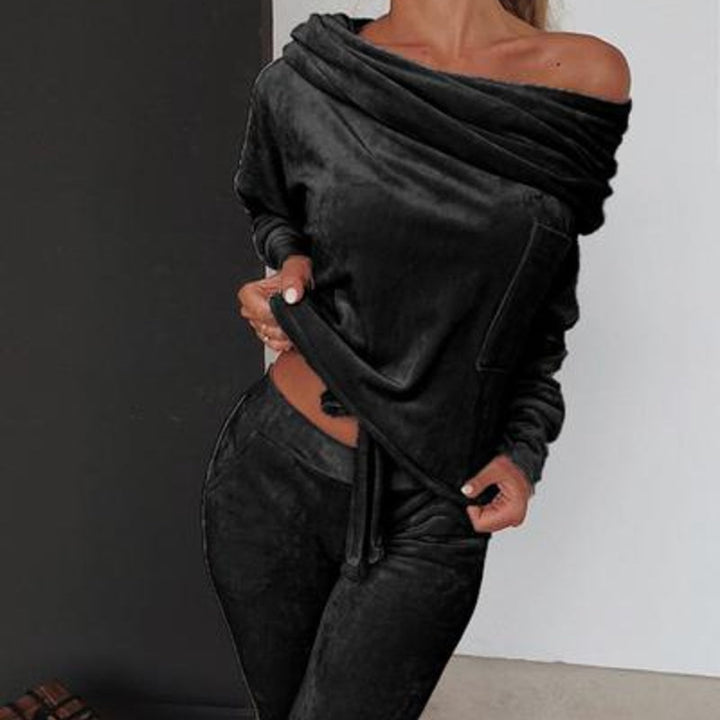 Women’s Velour Lounge Set – Off-Shoulder Cozy Chic