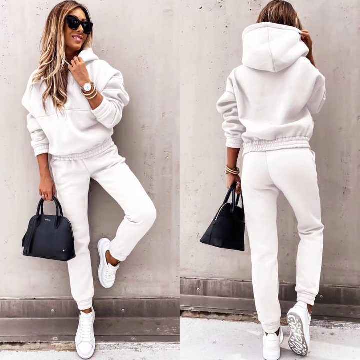 Women’s Two-Piece Tracksuit – Effortless Elegance & Comfort in Lounge-Style Fashion