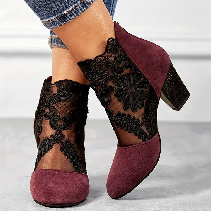 Women’s Lace Heels – Timeless Elegance & Artisanal Detail