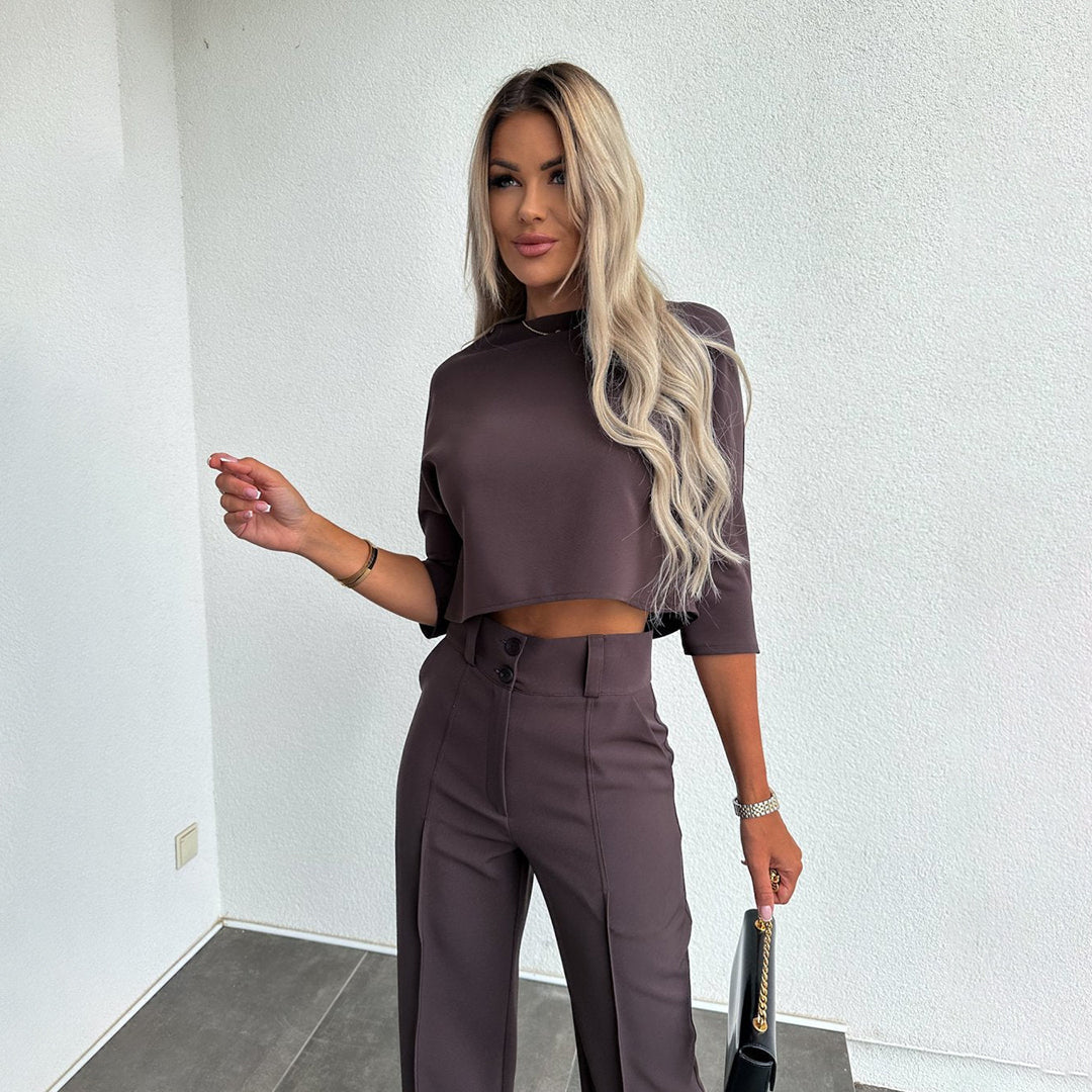 Women’s Two-Piece Pants Set – Cropped Top & Wide-Leg Tailoring
