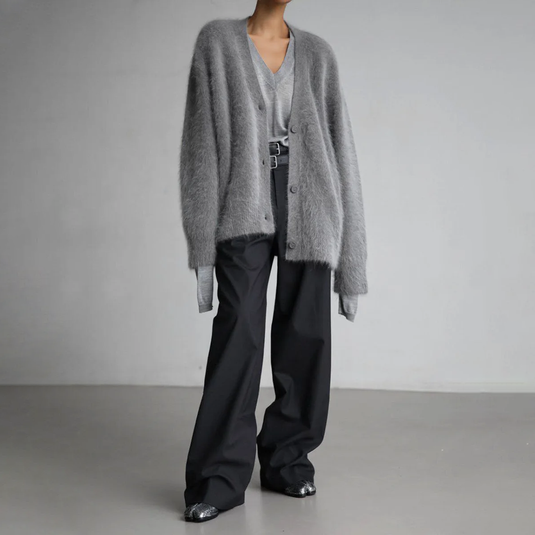 Women’s Cashmere Cardigan – Luxurious Comfort & Timeless Refinement