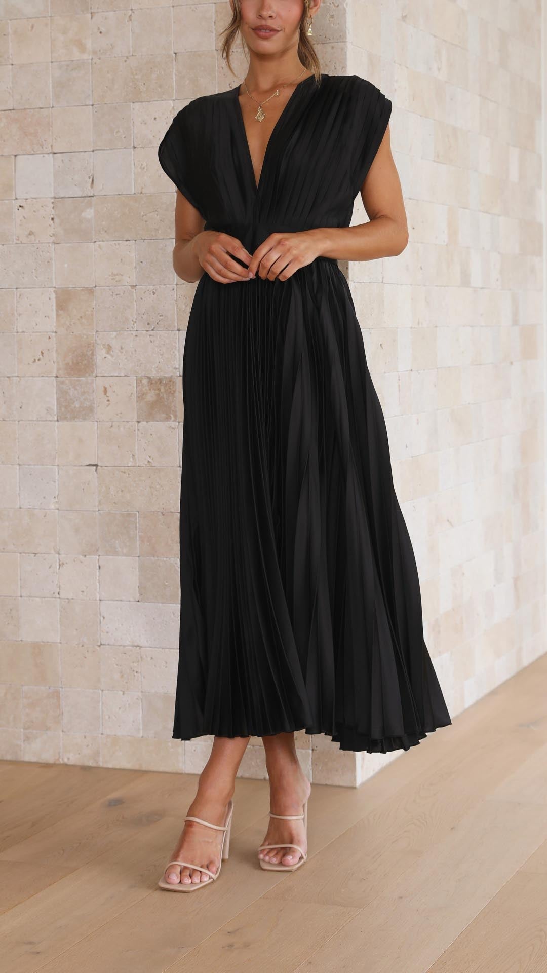 Women’s Pleated Maxi Dress – Grace in Every Elegant Flow