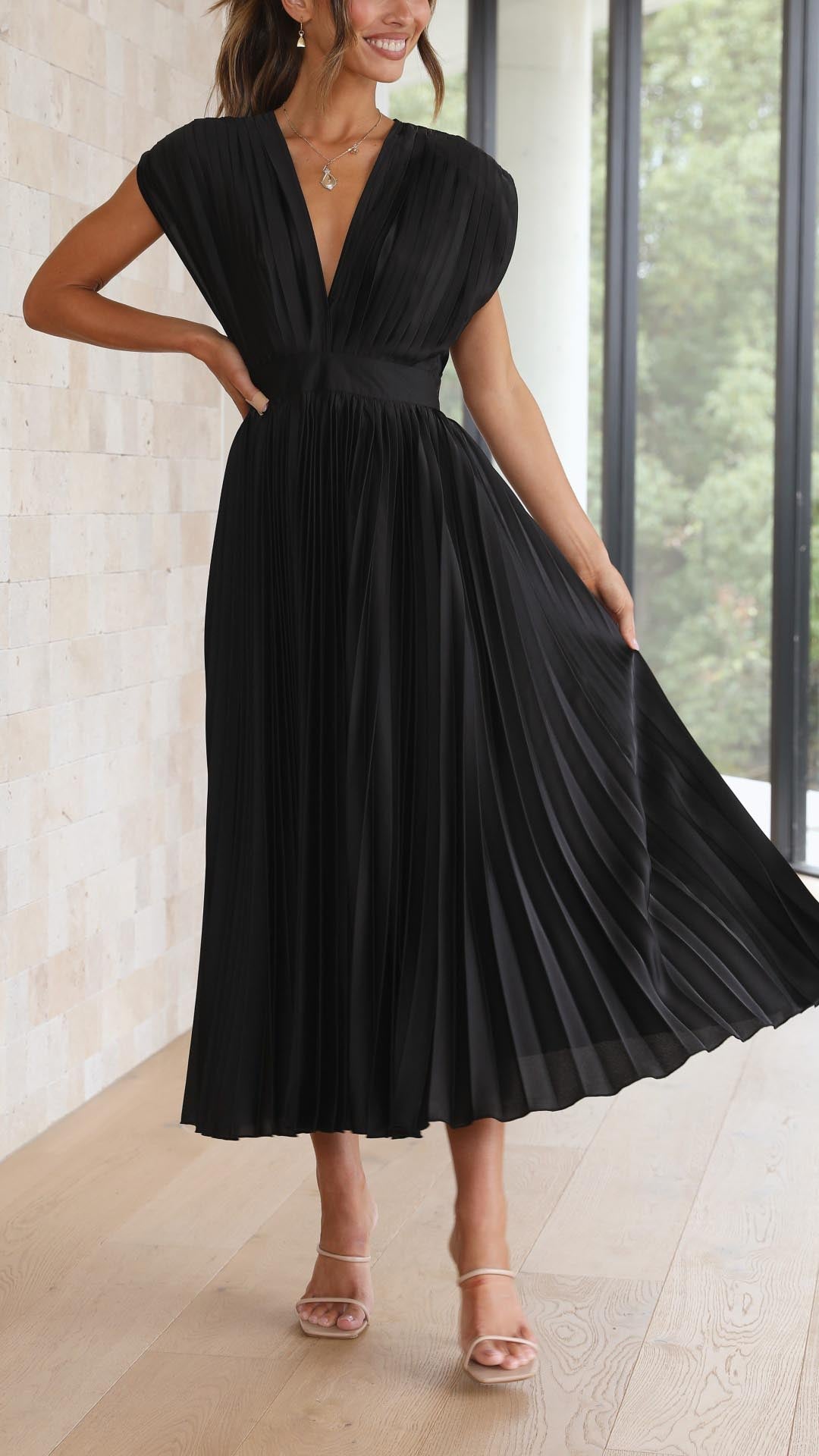 Women’s Pleated Maxi Dress – Grace in Every Elegant Flow