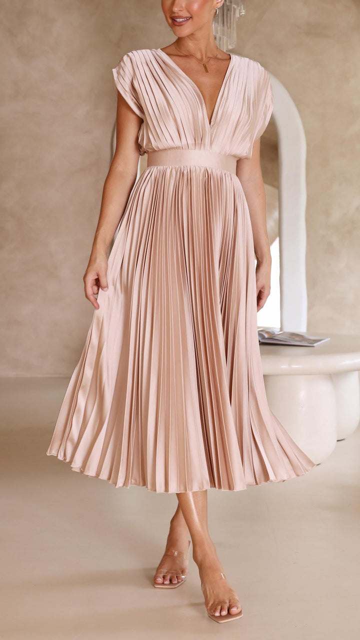 Women’s Pleated Maxi Dress – Grace in Every Elegant Flow