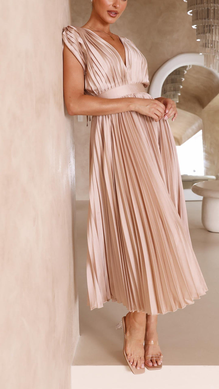 Women’s Pleated Maxi Dress – Grace in Every Elegant Flow