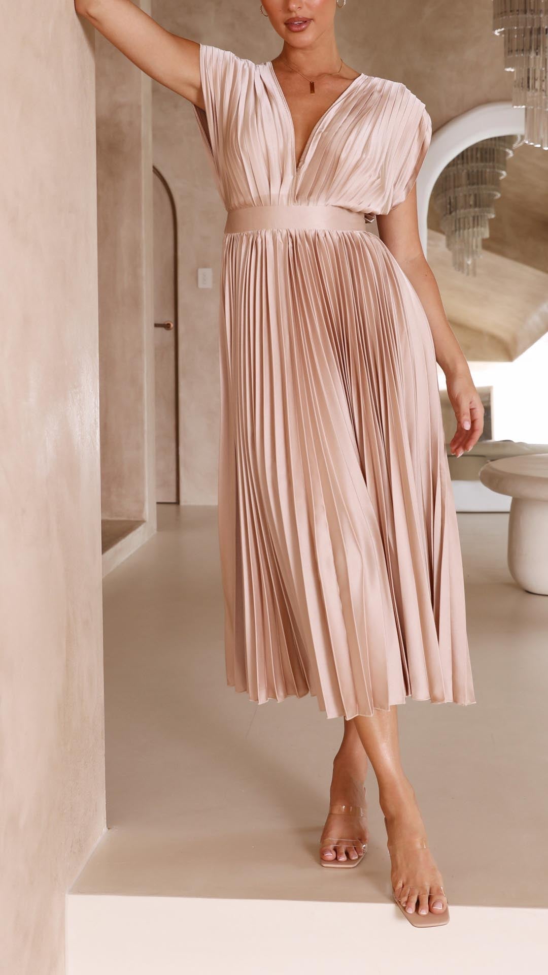 Women’s Pleated Maxi Dress – Grace in Every Elegant Flow
