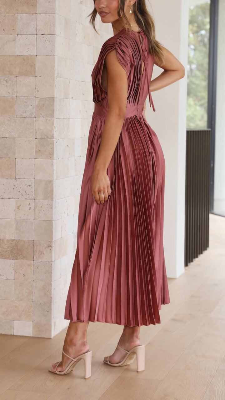 Women’s Pleated Maxi Dress – Grace in Every Elegant Flow