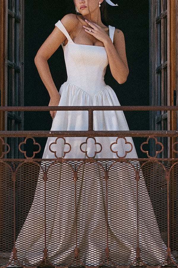 Women’s Wedding Gown – Timeless Elegance & Modern Simplicity