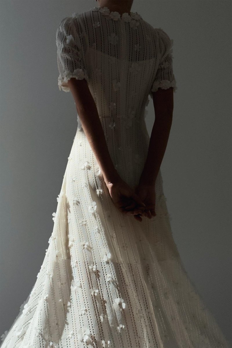 Women’s Lace Midi Dress – Romantic Texture & Timeless Elegance